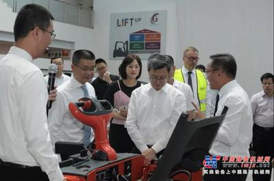 科技驅動，智造未來 廈門市長莊稼漢調研林德軟件研發，擘畫高質量發展新藍圖